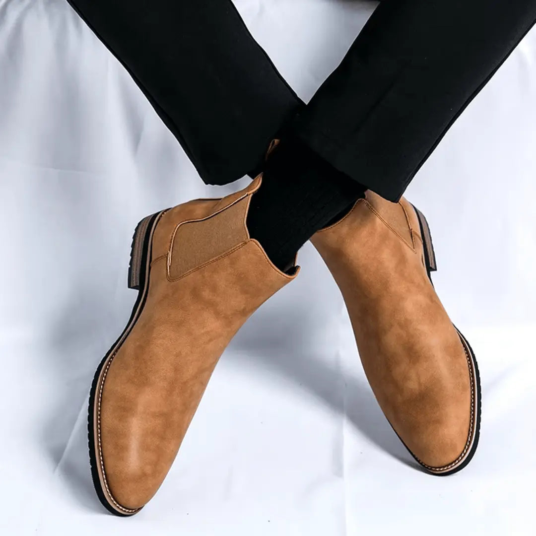 Lawrence Mens' Leather Streamlined Chelsea Boots