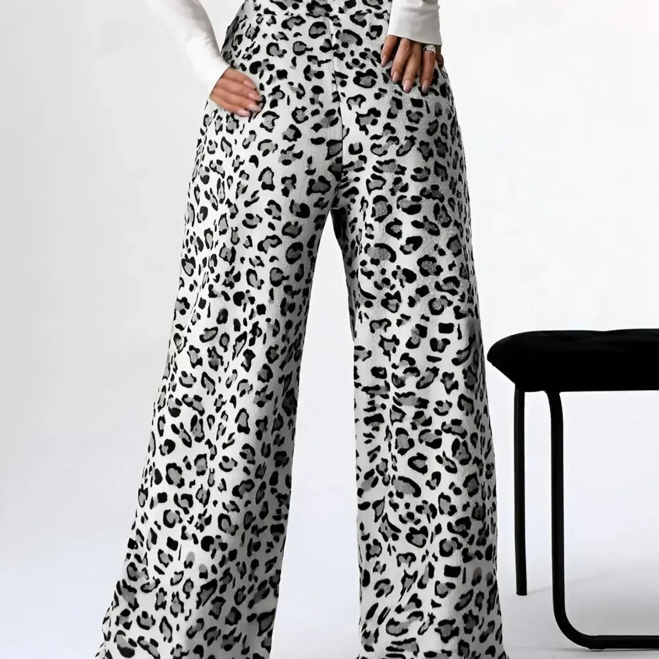 Madaline Women's Leopard Velvet Pants